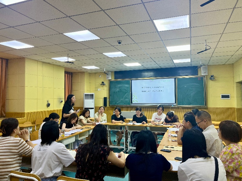 1761549289916012539.jpg 集体备课.jpg